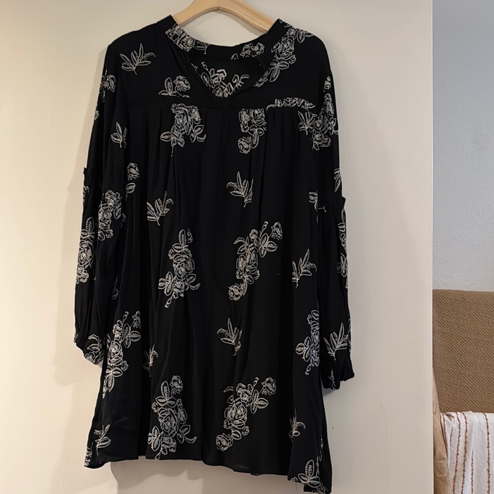 Lulus black dress with white embroidered flowers